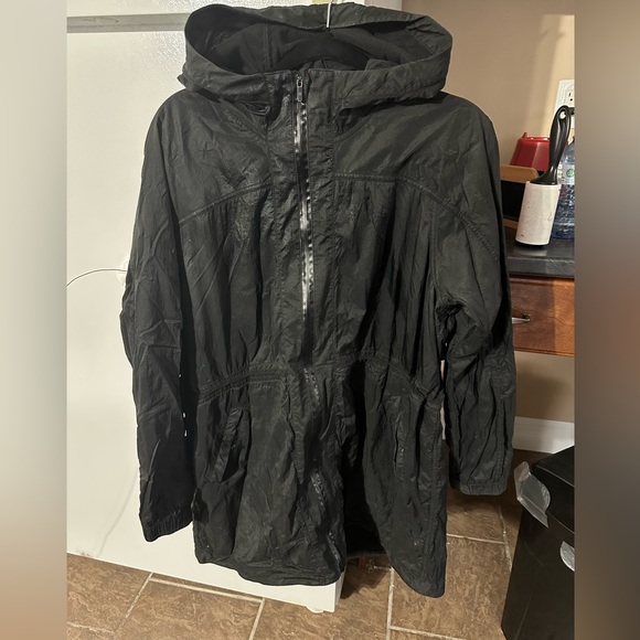 Lululemon Rain Jacket/Wind Breaker - Size 10 - Picture 1 of 3